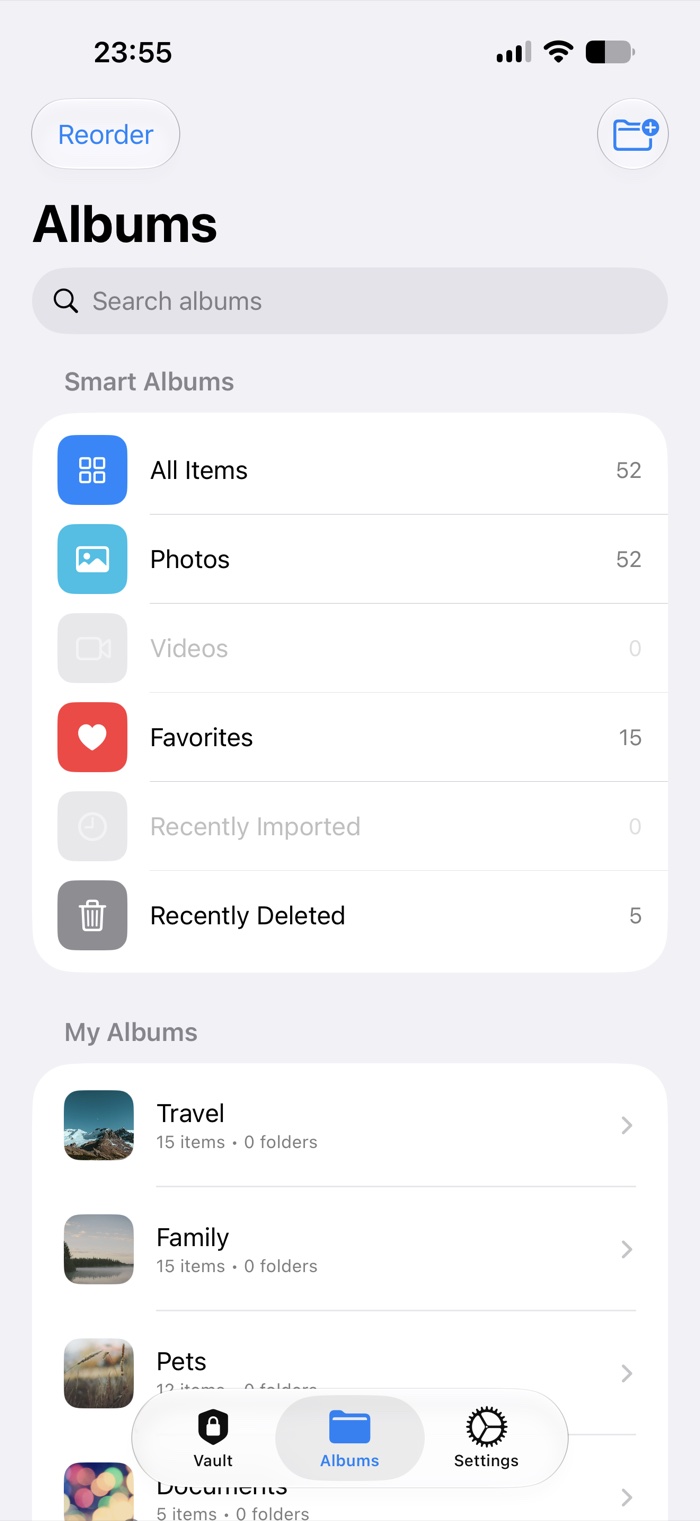 Privaro albums, with smart albums and your own albums